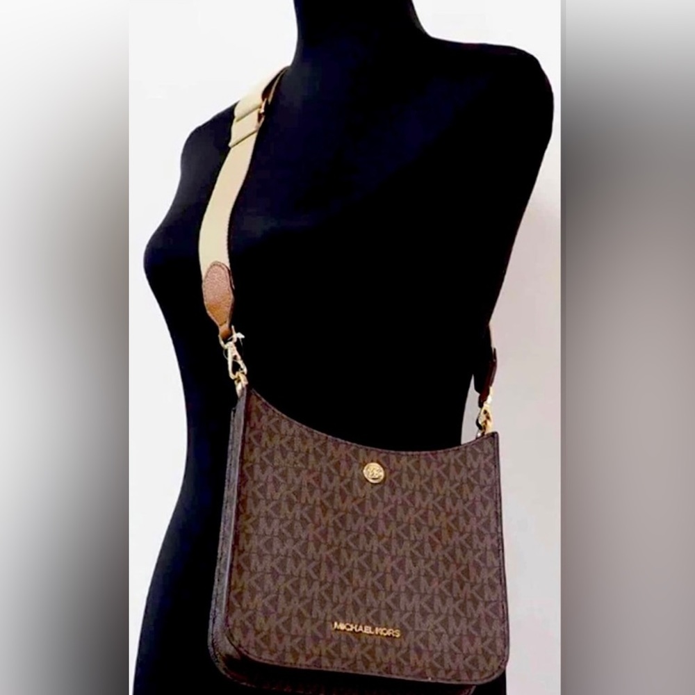 BNWT Michael Kors small messages body bag